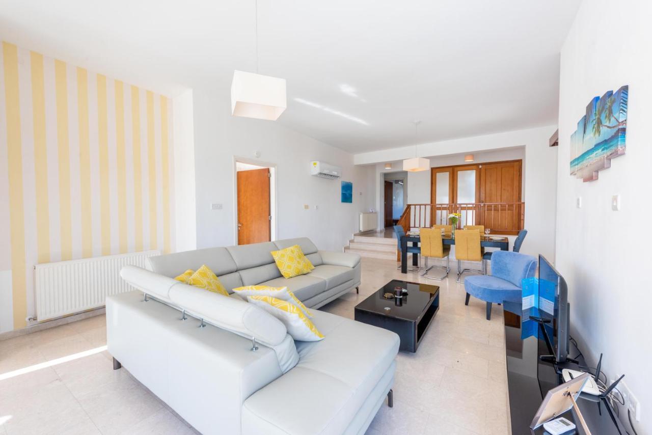 Villa Savoya Sunrise By Ezoria Villas Coral Bay Exteriör bild