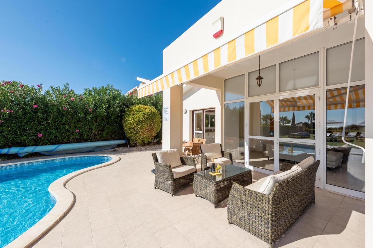 Villa Savoya Sunrise By Ezoria Villas Coral Bay Exteriör bild