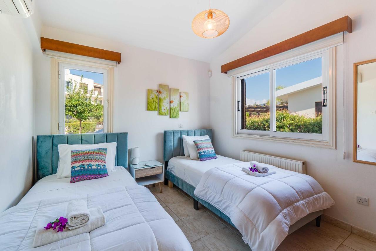 Villa Savoya Sunrise By Ezoria Villas Coral Bay Exteriör bild